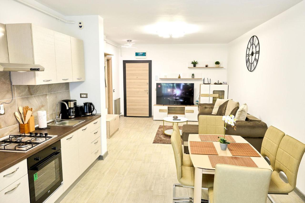 Sunset View Apartment- Spa Pools Resort Mamaia Exterior photo