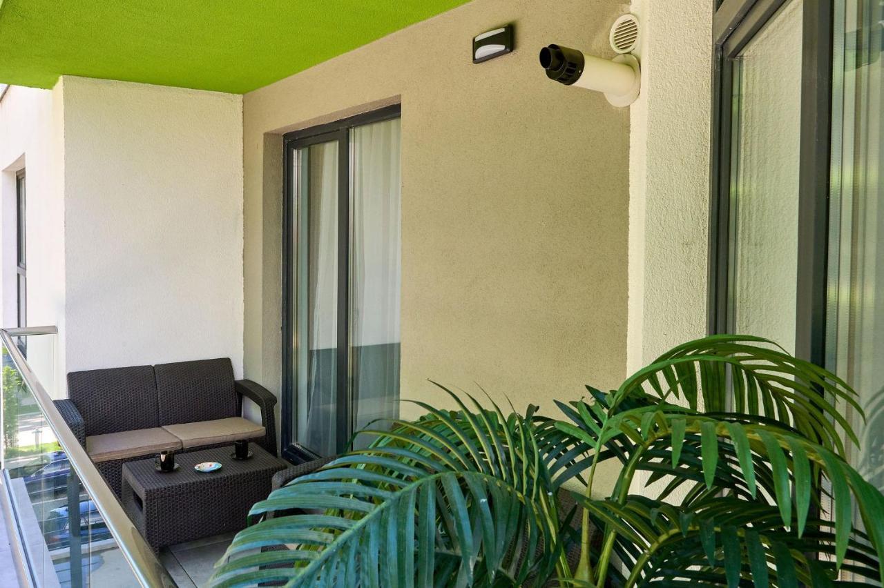 Sunset View Apartment- Spa Pools Resort Mamaia Exterior photo